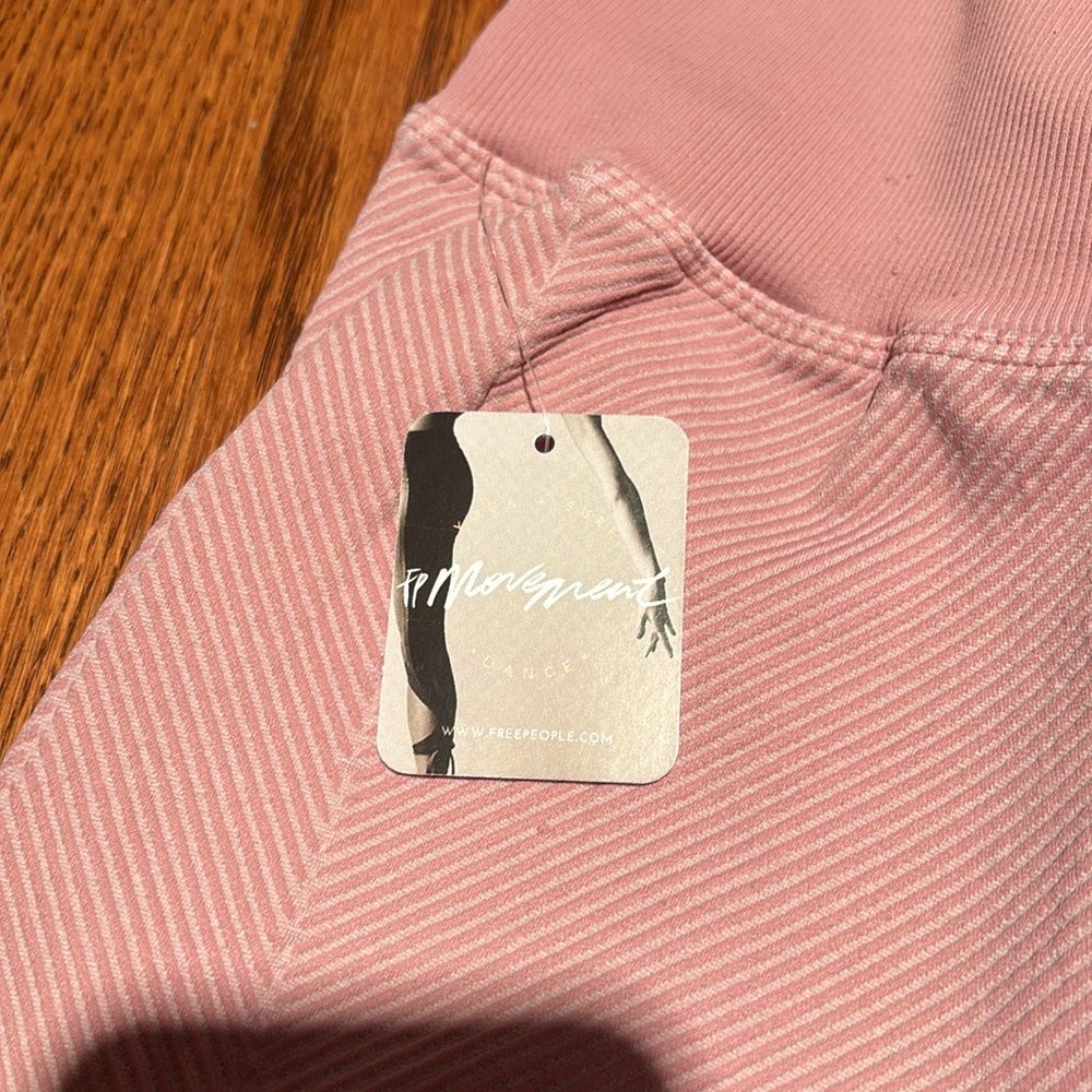 NWT FP MOVEMENT LEGGINGS SIZE XS/S - Picture 3 of 7